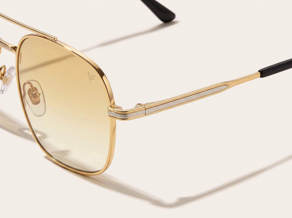 Vintage Frames Bellagio Two-Tone Yellow / White Gold – Photochromatic Light Yellow Gradient – TWO-TONE YELLOW / WHITE GOLD / PHOTOCHROMATIC LIGHT YELLOW GRADIENT - Approved temple/construction detail