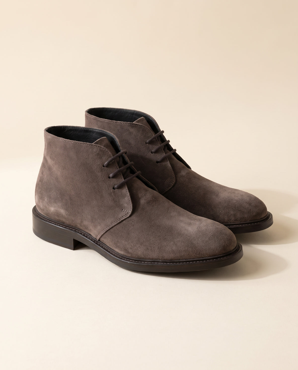 Robert Barakett Nicky Suede Chukka Boot – BROWN - Shoe Pair Hero