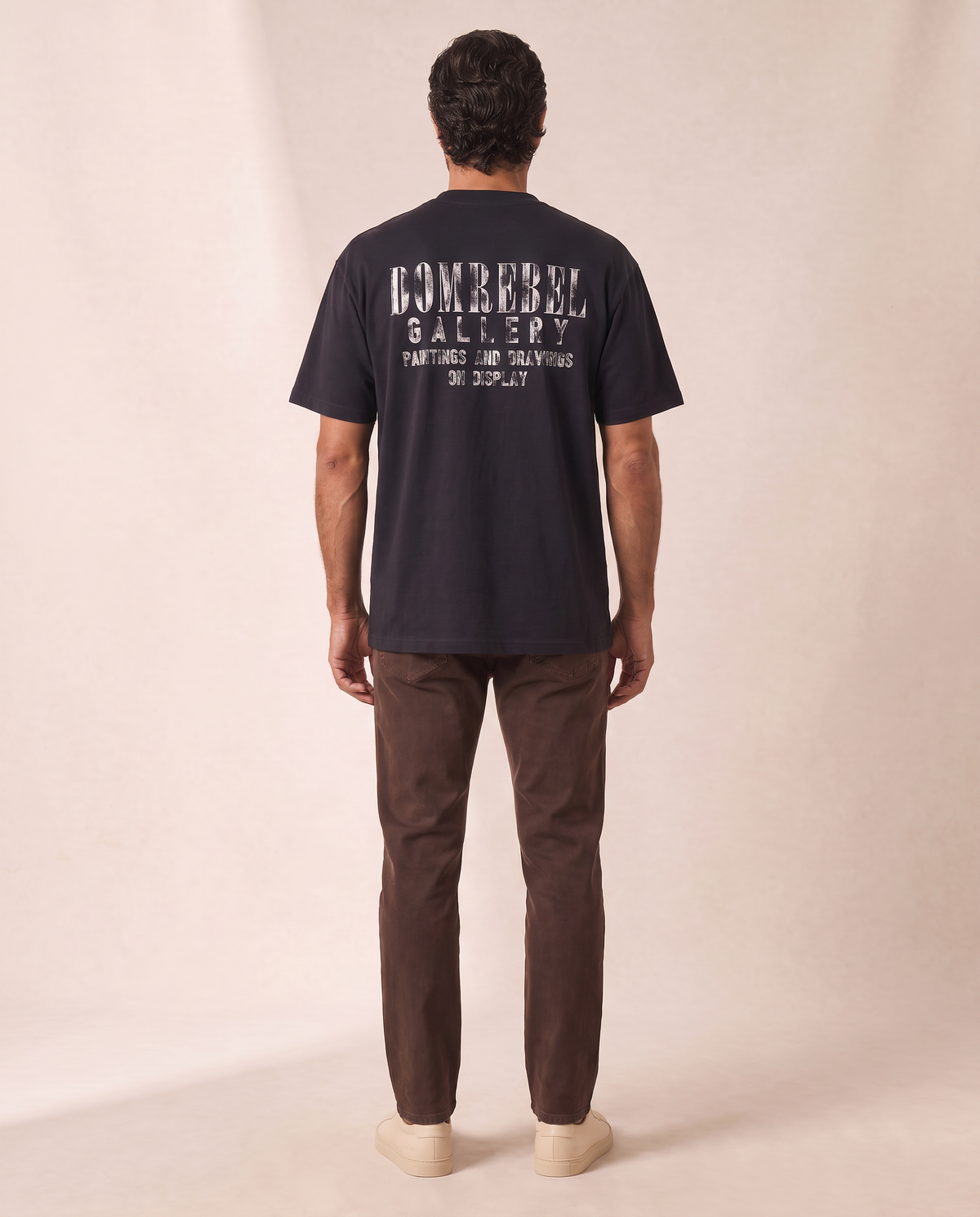 GALLERY T-SHIRT - DOM REBEL – BLACK - Full Back Model