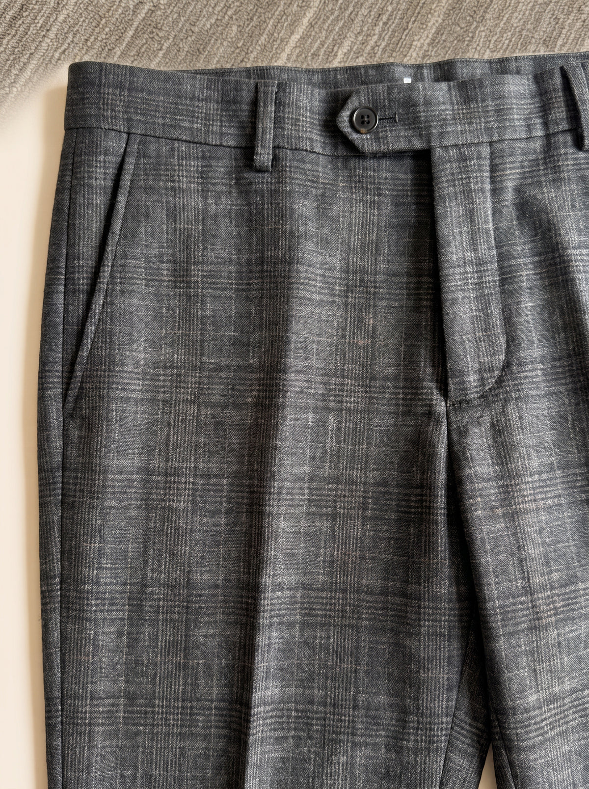 Brandon Glen-Plaid Trousers – SAND – DARK GREY - Fabric Detail