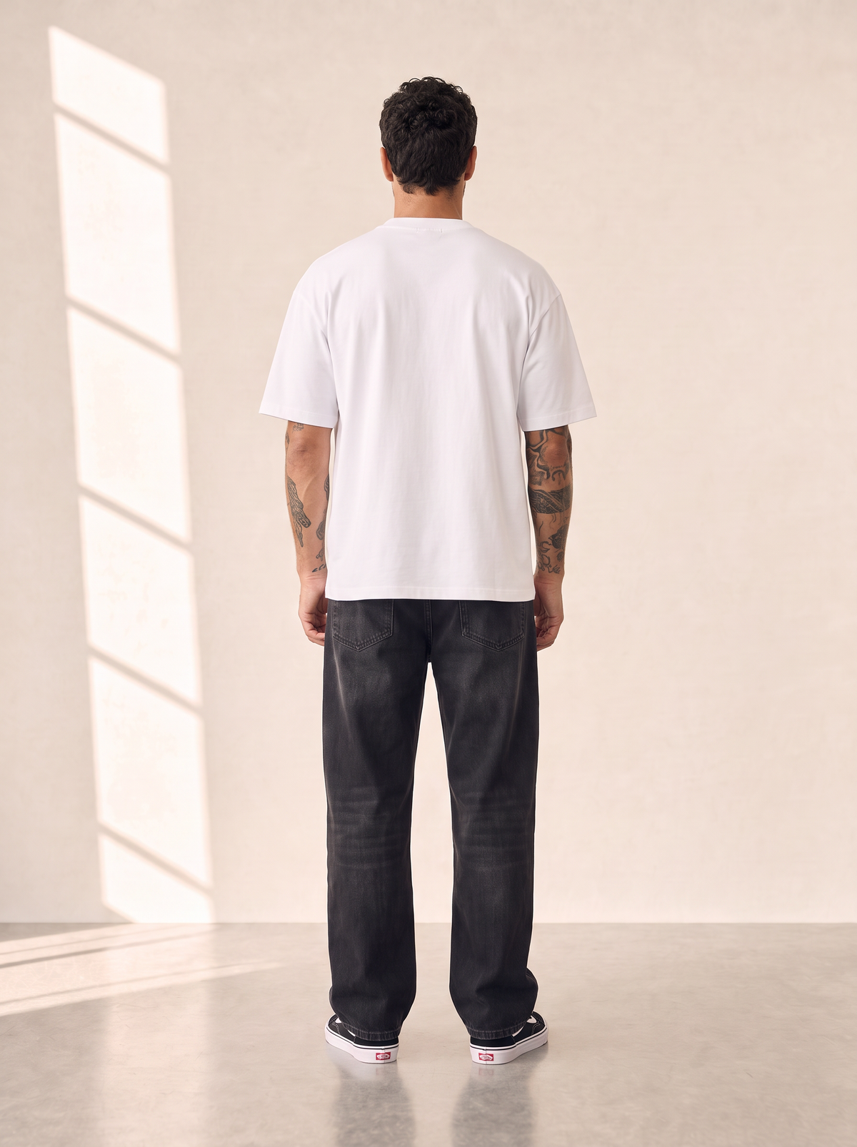 SIGNATURE T-SHIRT - LES DEUX – WHITE/BLACK - Full Back Model