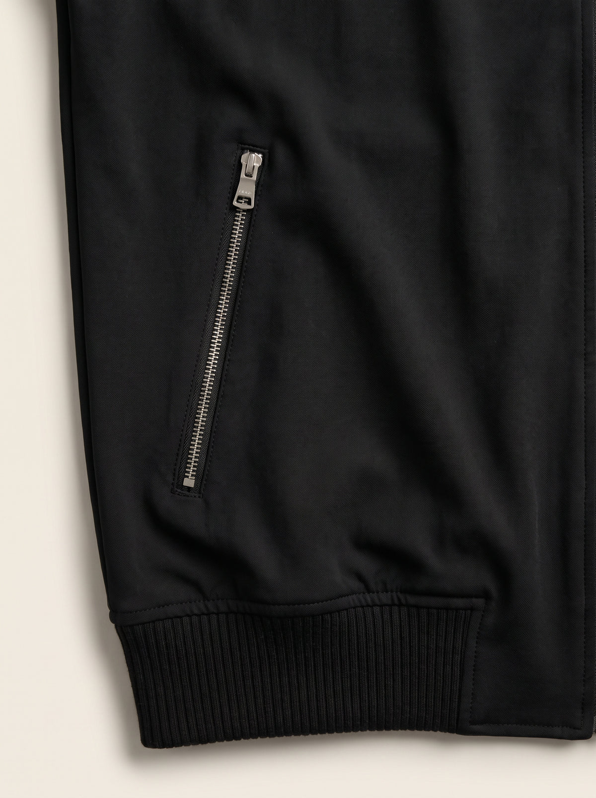 FRADI Barry Zip Bomber – BLACK - Pocket Rib Detail
