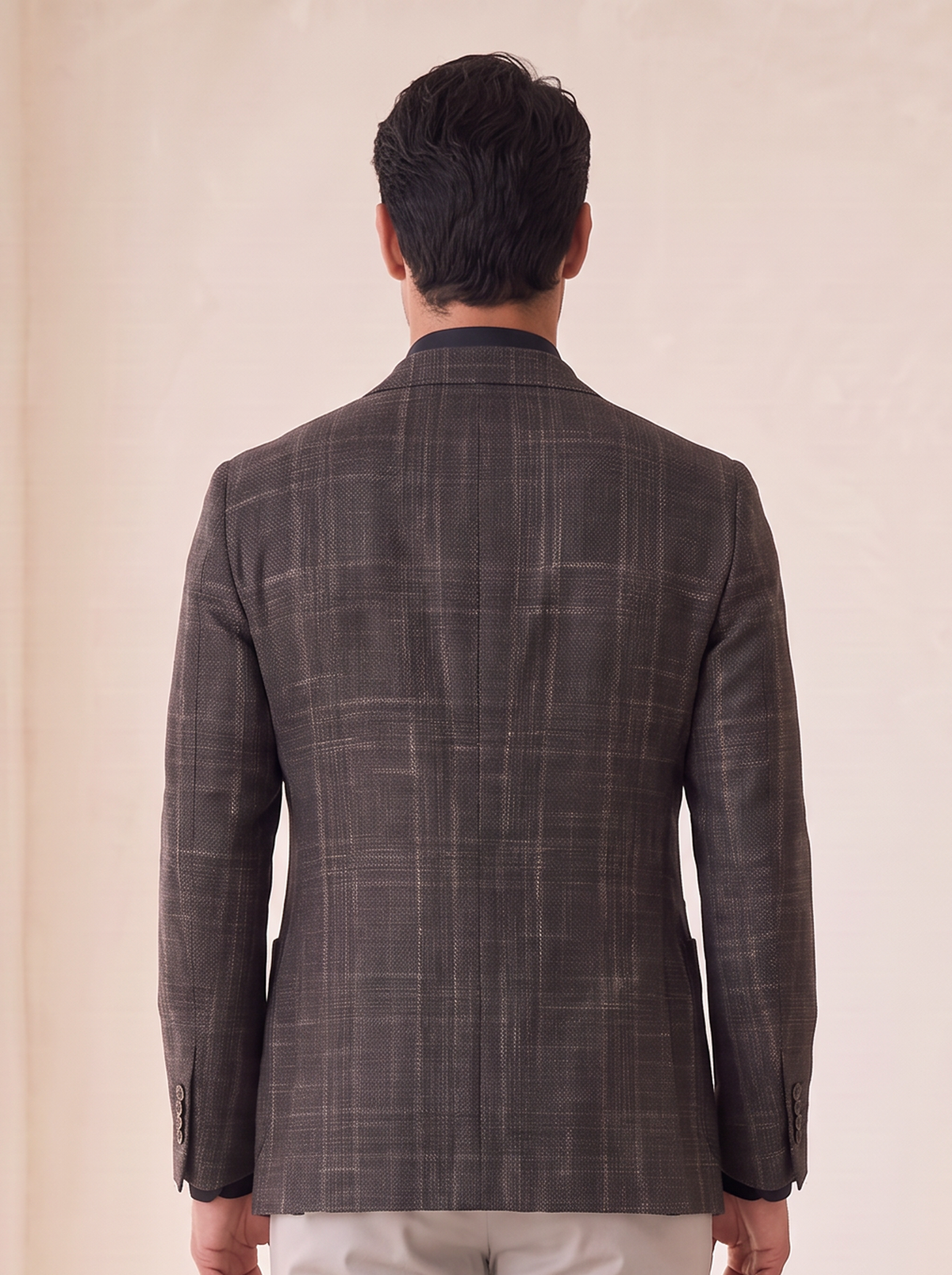 TECHNICAL TAILOR FIT SHIRT - ARCHIVIUM – BLACK - Mid-Body Back