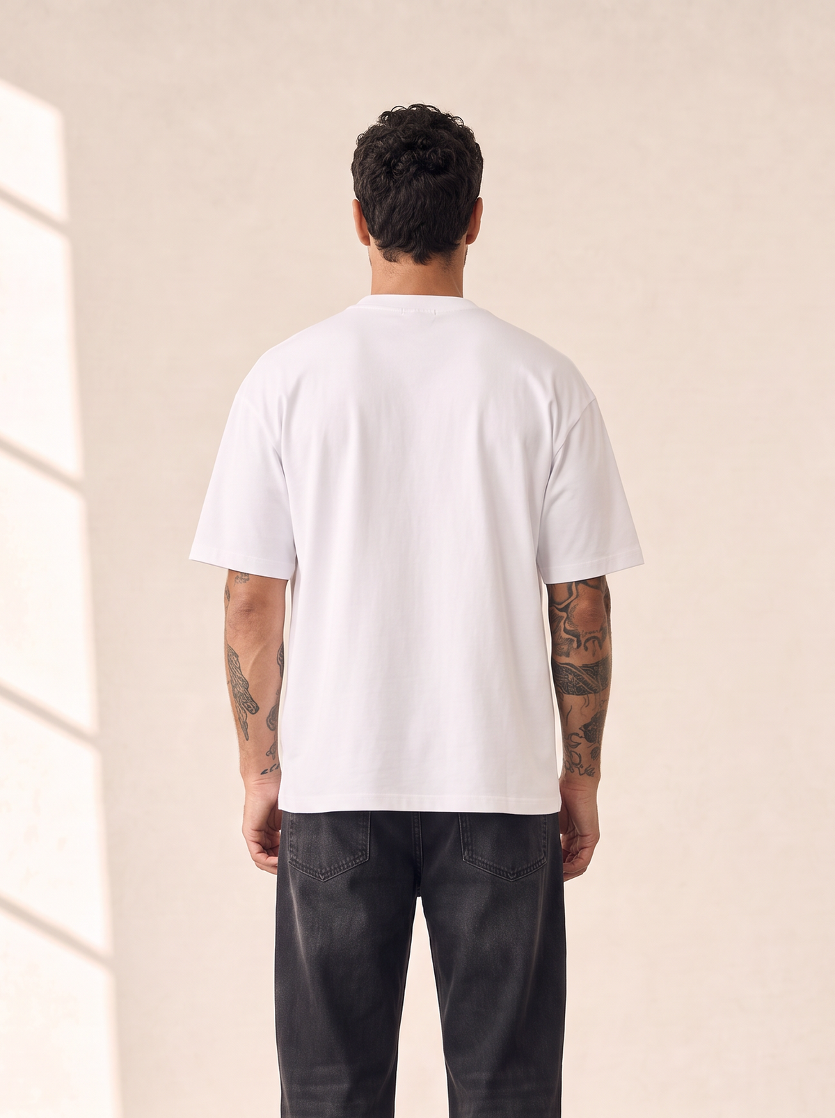 SIGNATURE T-SHIRT - LES DEUX – WHITE/BLACK - Hero Back