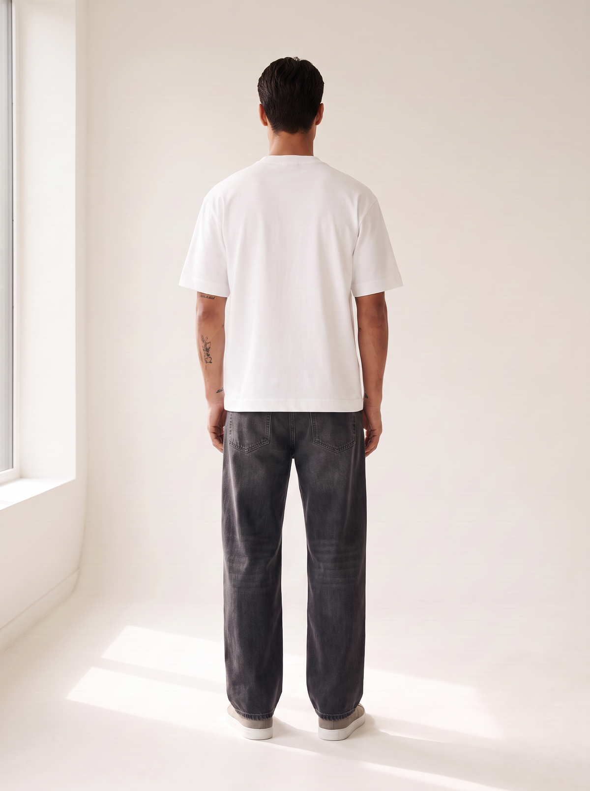 HEAVYWEIGHT T-SHIRT - LES DEUX – WHITE - Full Back Model