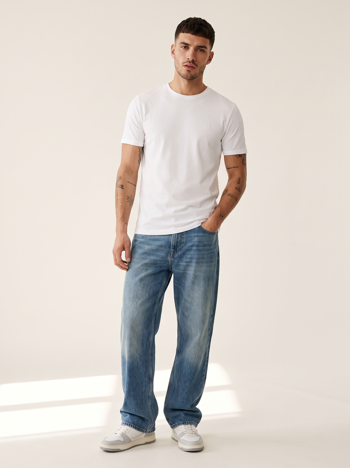 NORREGAARD TONAL T-SHIRT - LES DEUX – WHITE/WHITE - Full Front Model