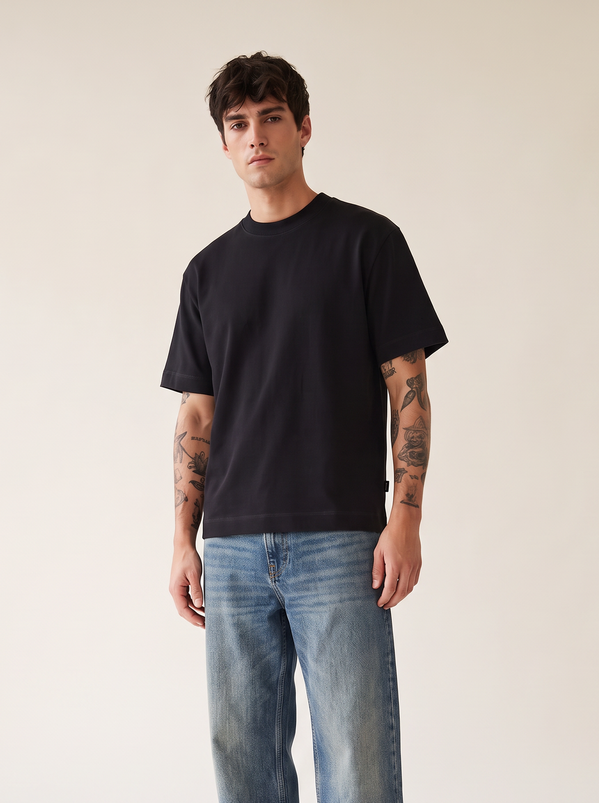 HEAVYWEIGHT T-SHIRT - LES DEUX – BLACK - Hero Front