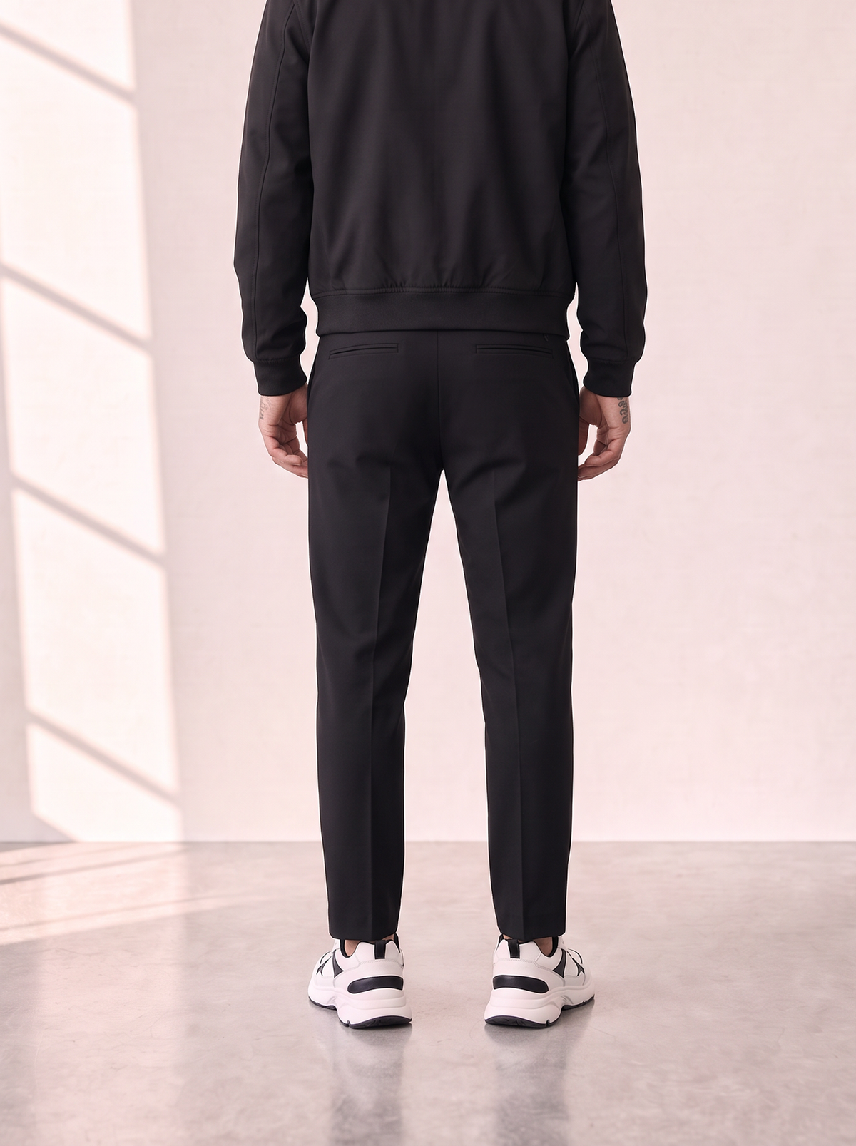 COMO TAPERED DRAWSTRING PANTS - LES DEUX – BLACK - Hero Back