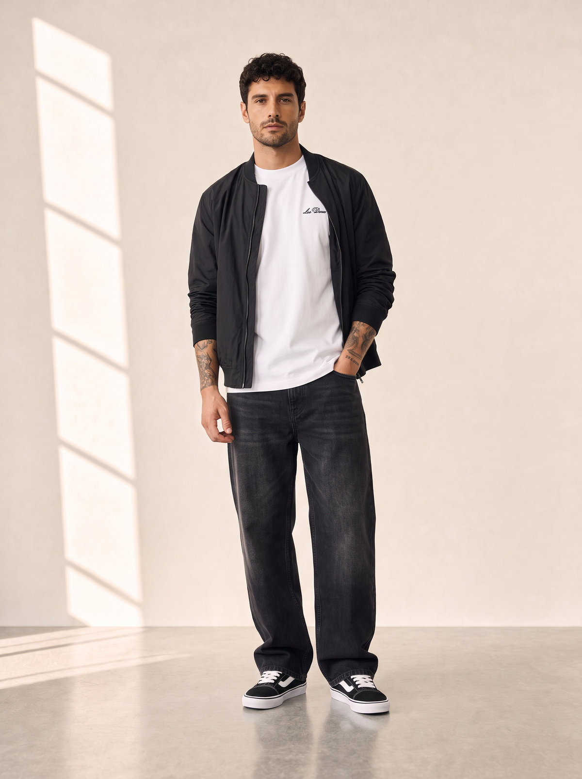 SIGNATURE T-SHIRT - LES DEUX – WHITE/BLACK - Full Front Model