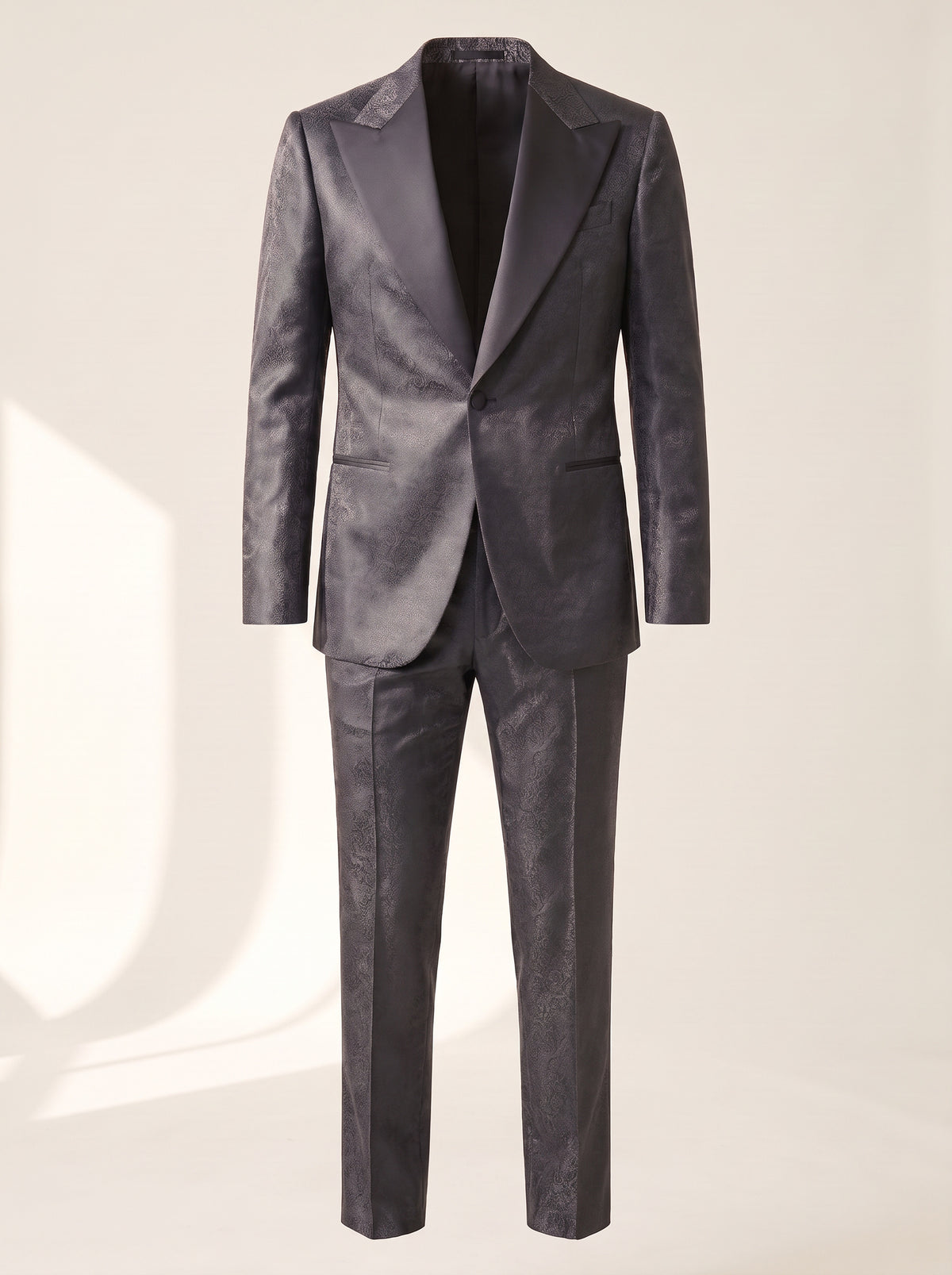 CHARCOAL JACQUARD PEAK LAPEL TUXEDO - GABRIELE PASINI – CHARCOAL - Ghost Front