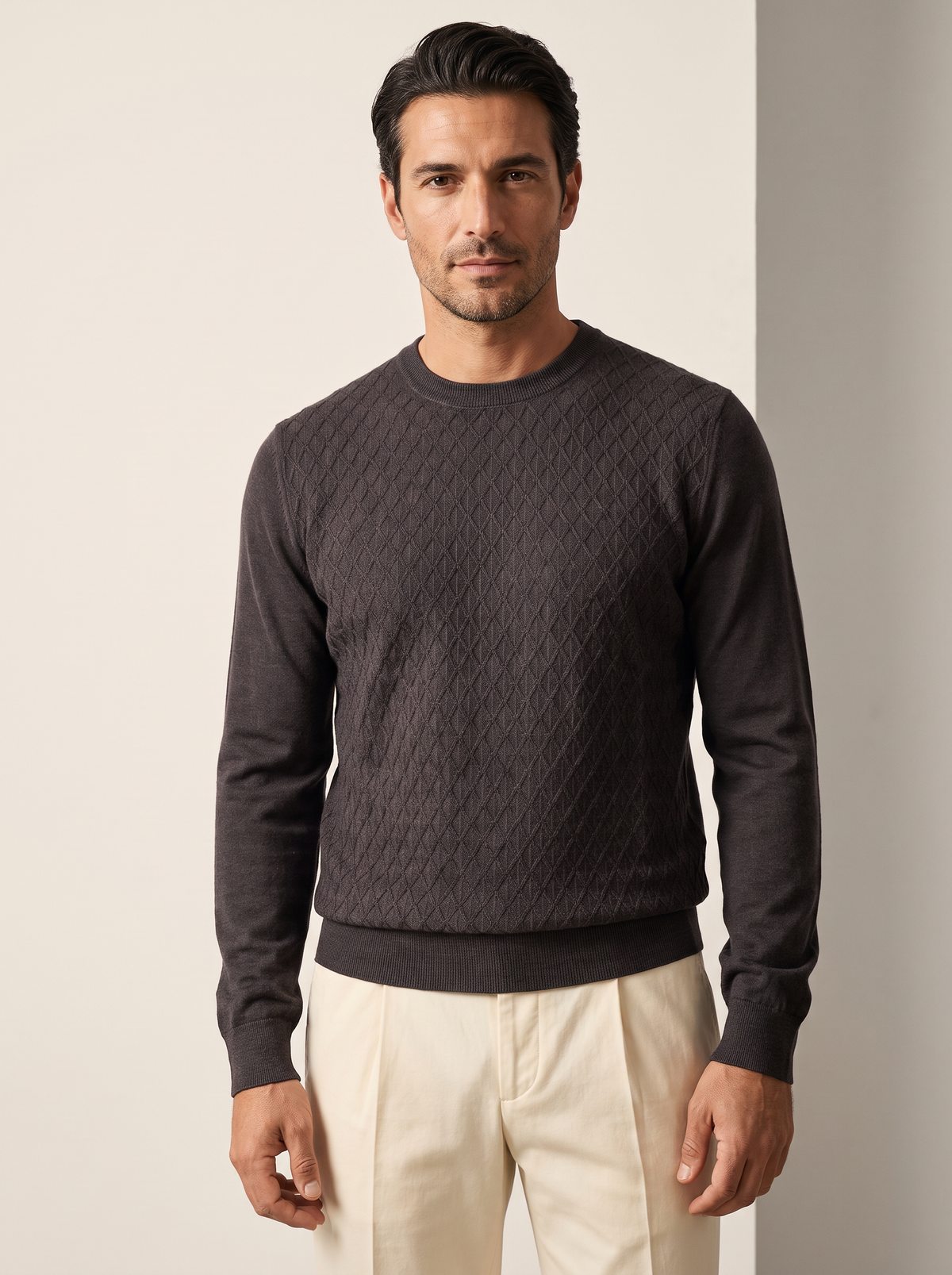 FERRANTE EXTRAFINE MERINO WOOL DIAMOND JACQUARD CREWNECK – ANTHRACITE - Hero Front