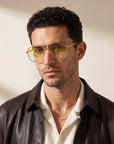 Vintage Frames Bellagio Two-Tone Yellow / White Gold – Photochromatic Light Yellow Gradient – TWO-TONE YELLOW / WHITE GOLD / PHOTOCHROMATIC LIGHT YELLOW GRADIENT - Grafic model portrait